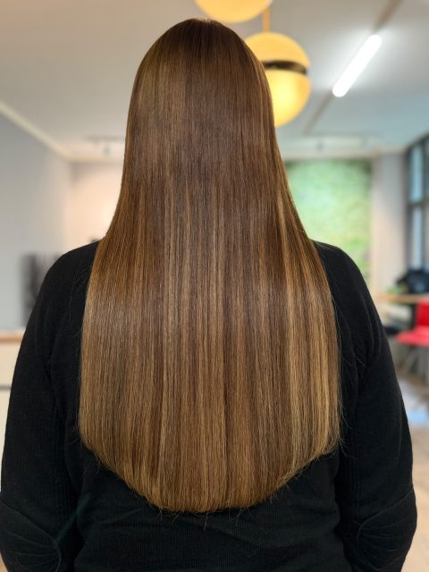 ✨ Deine Haare. Dein Style. Dein Wow-Effekt! ✨  Ob traumhafte Länge oder wunderschönes Volumen – mit unseren professionellen Haarverlängerungen aus hochwertigem Echthaar wird dein Wunschlook Wirklichkeit. 💕  Natürlich, individuell und perfekt auf dich abgestimmt. Denn schönes Haar macht den Unterschied! ✨  📍 BY ADRIANA | Berlin  #Haarverlängerung #ExtensionsBerlin #Haarverdichtung #Echthaar #ByAdriana