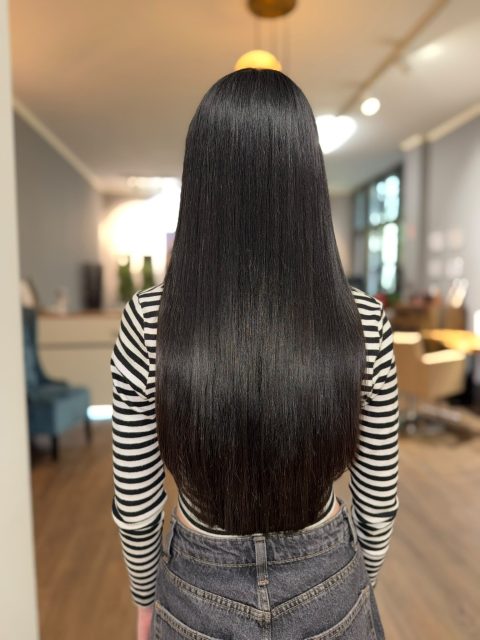 ✨ BY ADRIANA – Haarverlängerung mit Leidenschaft und Expertise ✨  Dein Traum von langem, vollem und wunderschönem Haar wird bei uns Wirklichkeit! ❤️  Mit über 25 Jahren Erfahrung sind wir auf professionelle Haarverlängerung und Haarverdichtung spezialisiert. Ob brasilianische Methode, Tressen oder Tape-Extensions – wir finden die perfekte Lösung für deinen individuellen Look.  💕 Natürliches Ergebnis, höchste Qualität und Liebe zum Detail.  📍 BY ADRIANA | Berlin-Charlottenburg